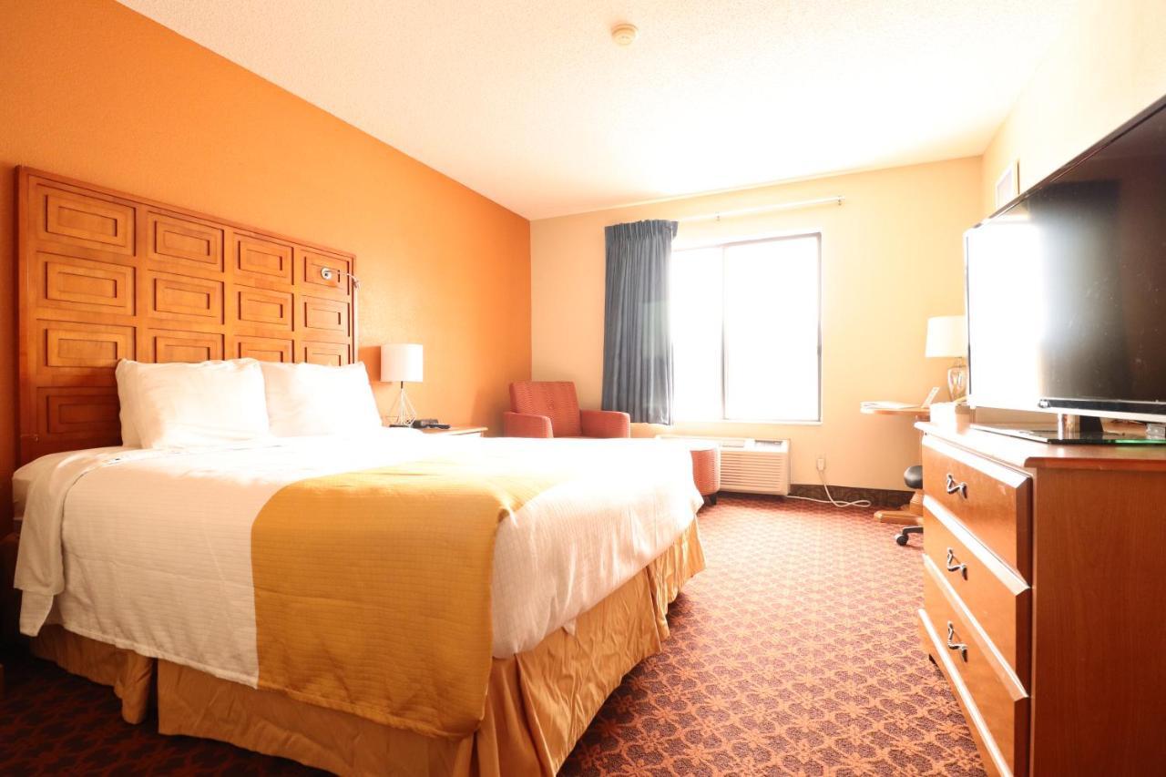 Days Inn By Wyndham Black River Falls - Access To Atv Trail Eksteriør billede