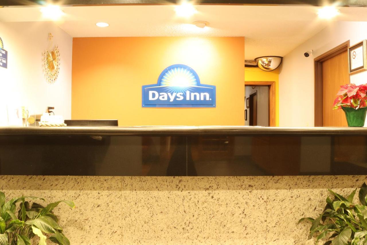 Days Inn By Wyndham Black River Falls - Access To Atv Trail Eksteriør billede