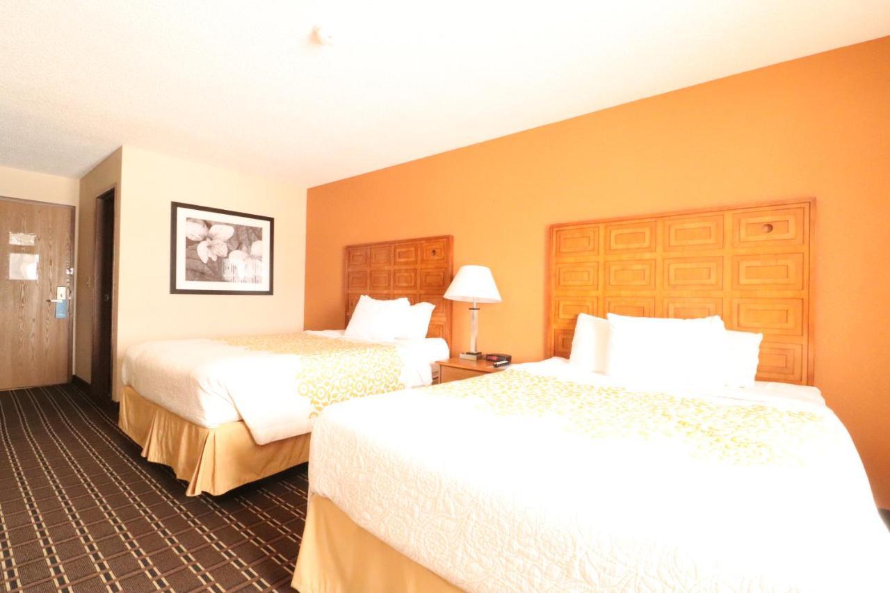 Days Inn By Wyndham Black River Falls - Access To Atv Trail Eksteriør billede