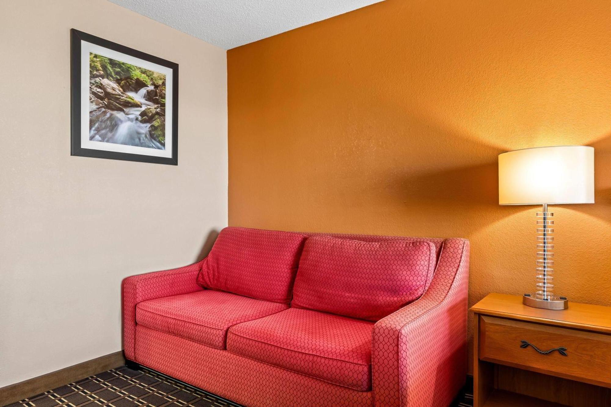 Days Inn By Wyndham Black River Falls - Access To Atv Trail Eksteriør billede