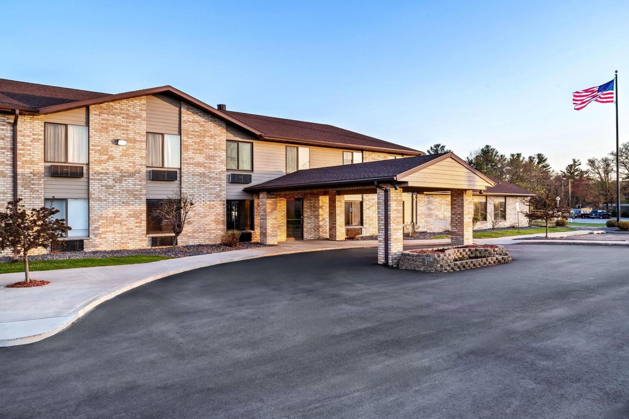 Days Inn By Wyndham Black River Falls - Access To Atv Trail Eksteriør billede