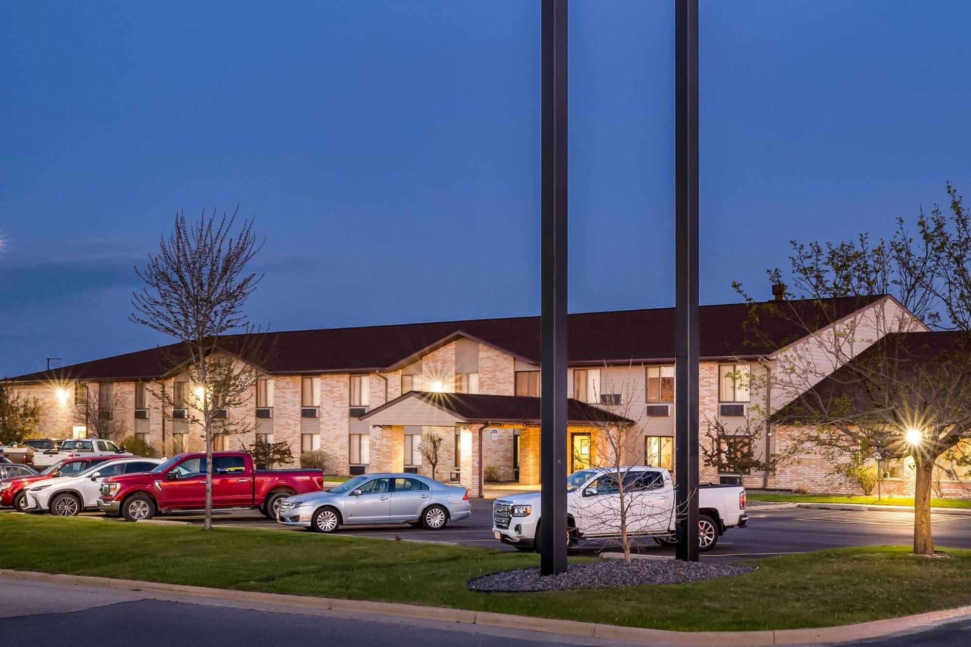 Days Inn By Wyndham Black River Falls - Access To Atv Trail Eksteriør billede