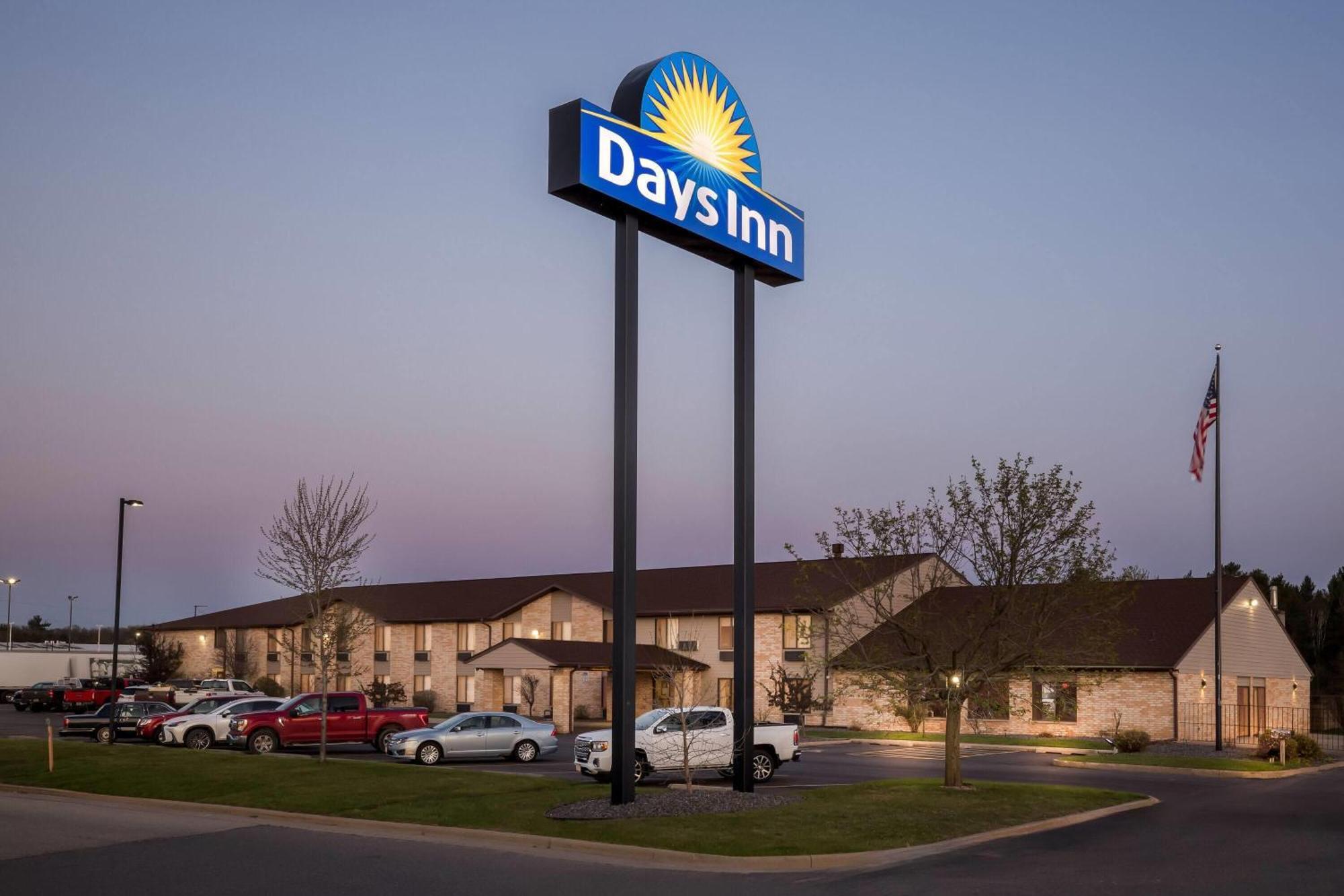 Days Inn By Wyndham Black River Falls - Access To Atv Trail Eksteriør billede