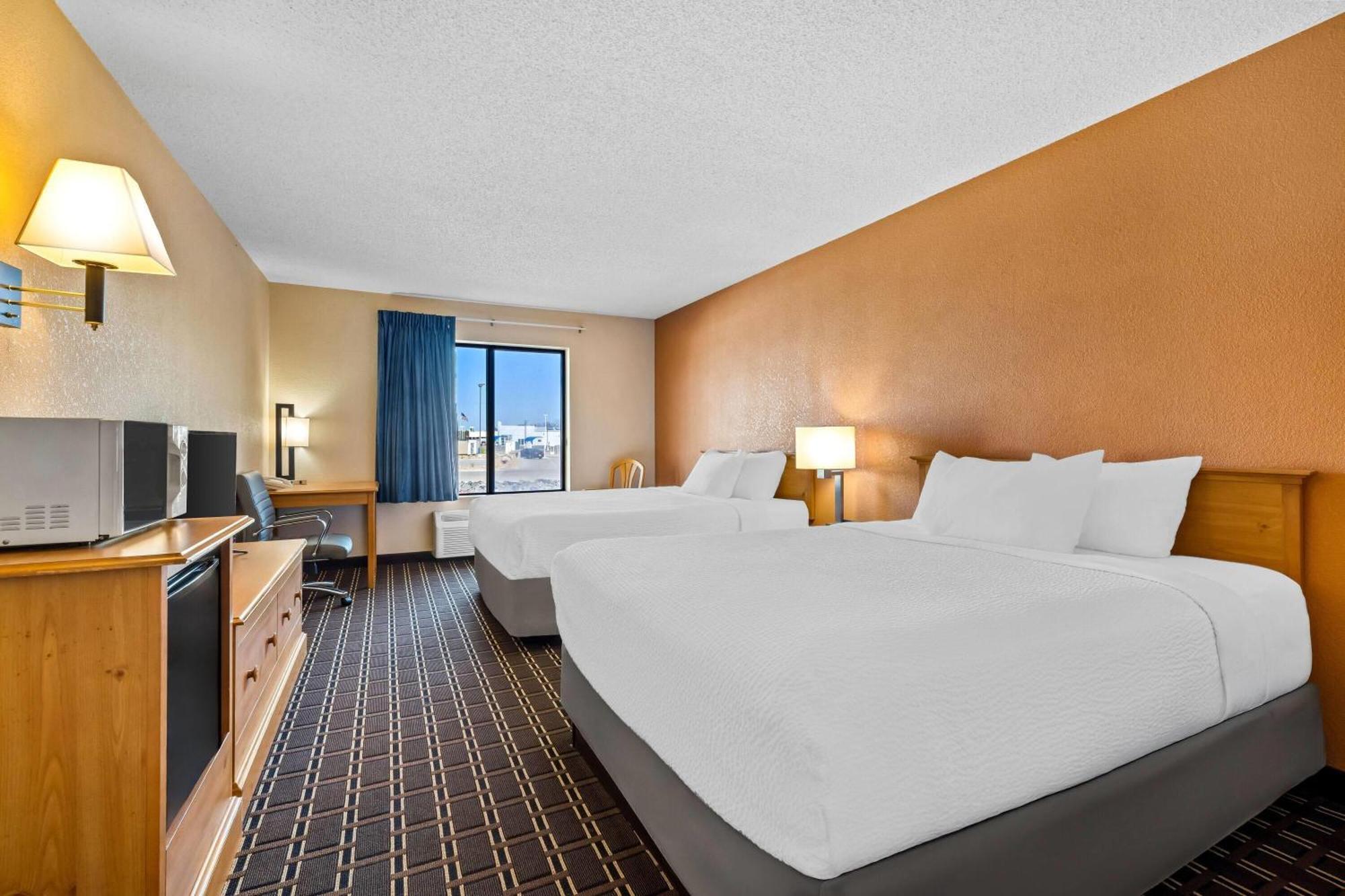 Days Inn By Wyndham Black River Falls - Access To Atv Trail Eksteriør billede
