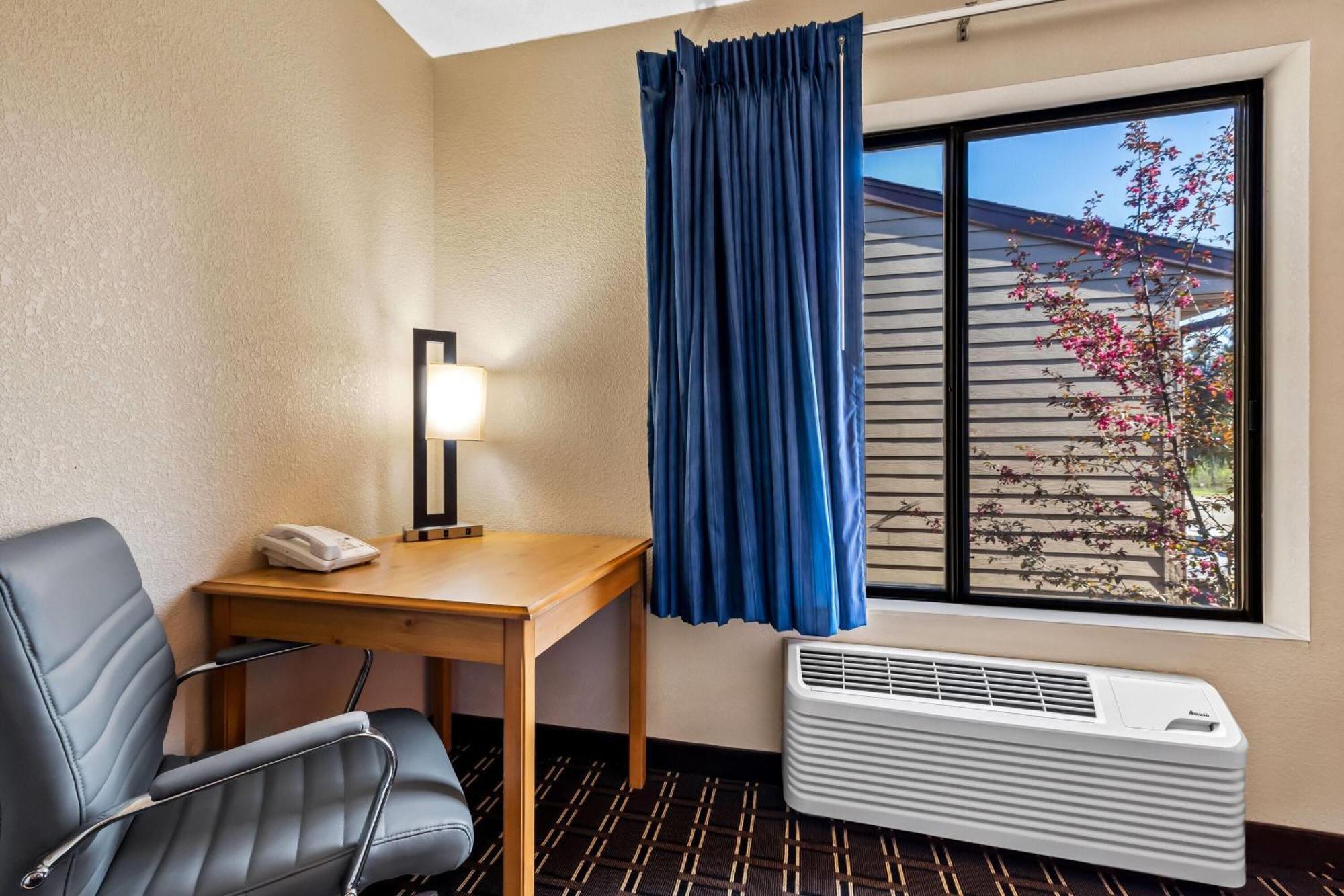 Days Inn By Wyndham Black River Falls - Access To Atv Trail Eksteriør billede