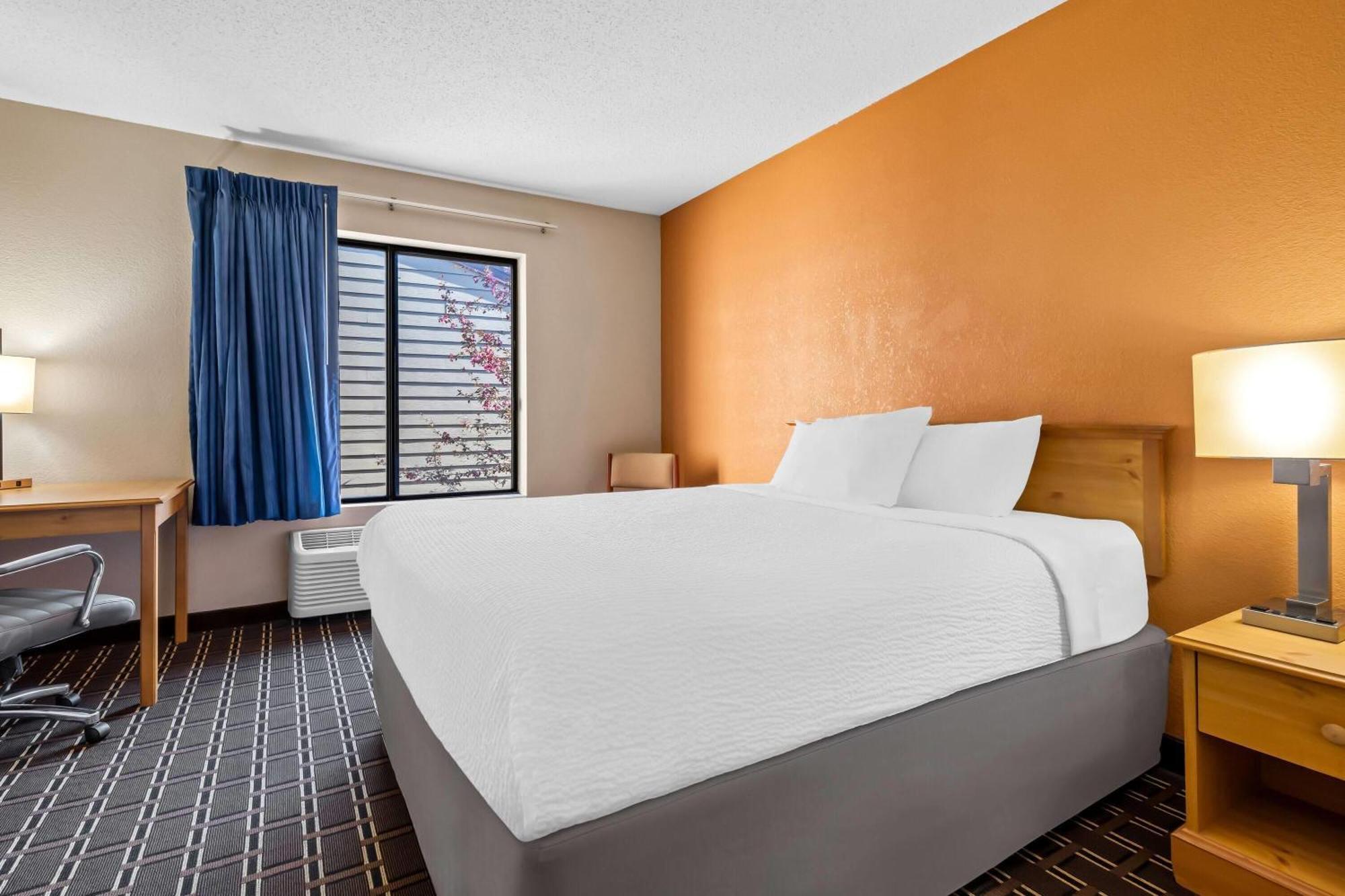 Days Inn By Wyndham Black River Falls - Access To Atv Trail Eksteriør billede